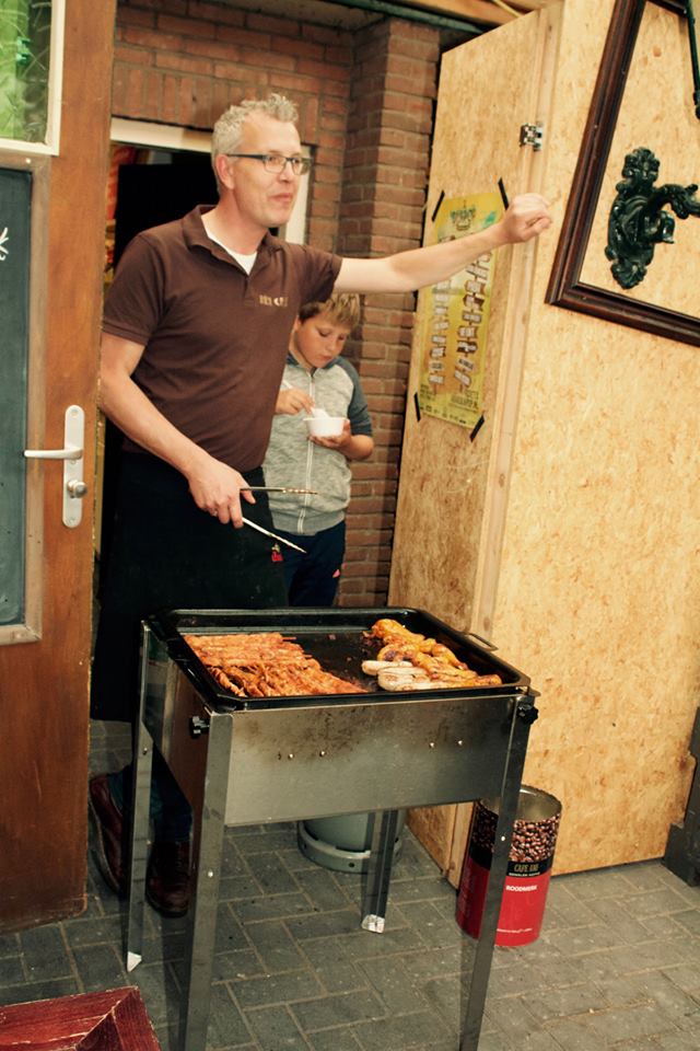 2016 Het cafe Facebook (13).jpg